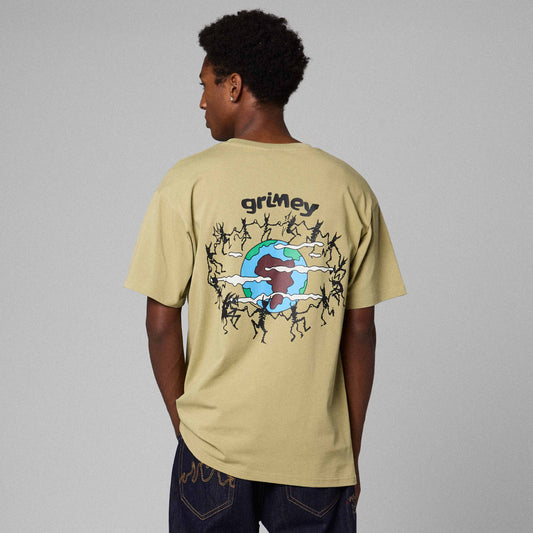 Camiseta The Planet Khaki de la marca Grimey, en color caqui, con diseño gráfico en el frente y corte casual.