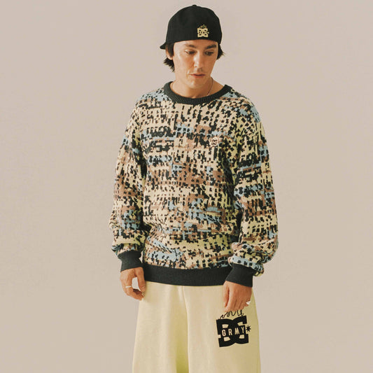 Jersey de manga larga The Swarm DC Shoes X Grimey multicolor, con diseño vibrante y logotipo en el frente.