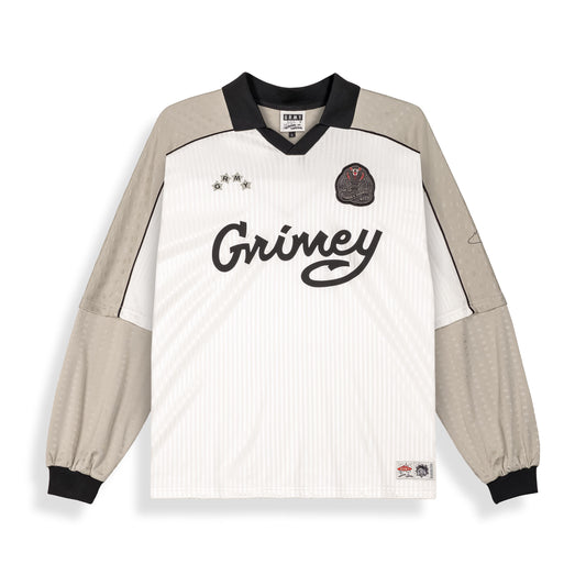 Camiseta de fútbol Grimey Sho Nuff Word Is Bond de manga larga en color blanco roto, diseño de estilo deportivo con logotipo en el pecho.