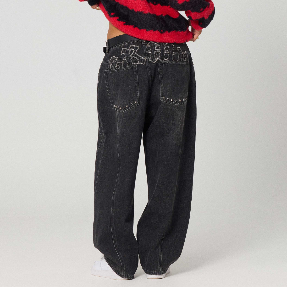 Pantalón de mezclilla negro para niño grande Rise Above Big Boy de la marca Grimey, con ajuste cómodo y estilo moderno