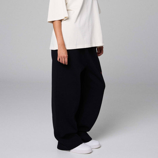 Pantalón Sampans de pierna ancha en negro de la marca Grimey, pantalón de estilo cómodo y moderno para mujer.