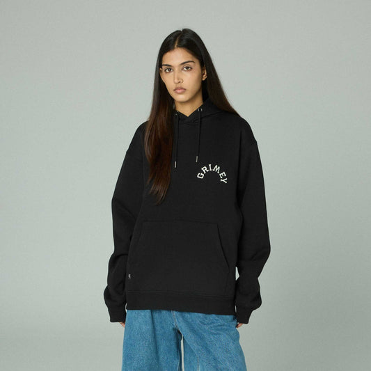 Sudadera negra Grimey 100 Miles Regular con diseño sencillo y estampado en la parte frontal, tela cómoda y ajuste regular.