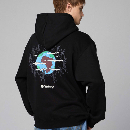 Sudadera negra The Planet de la marca Grimey con diseño gráfico en el frente y corte cómodo para estilo urbano.
