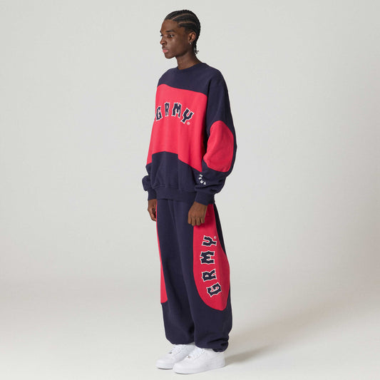 Sudadera Grimey The Props Heavyweight roja con capucha y diseño estampado, vista frontal en color rojo.