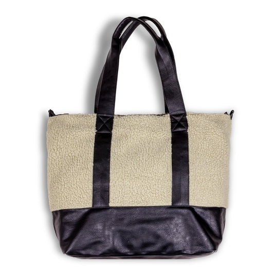 Bolsa Grimey "IAM" Sherpa en color crema, estilo casual y moderno, con detalles de textura suave y diseño elegante.