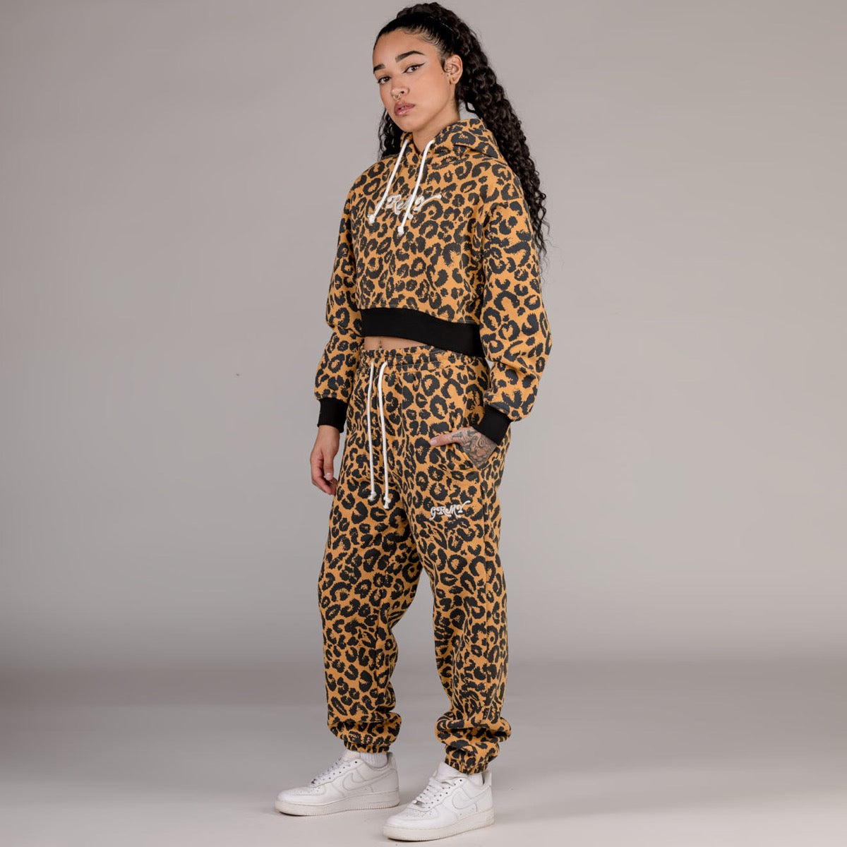 Sudadera corta de chica Grimey 