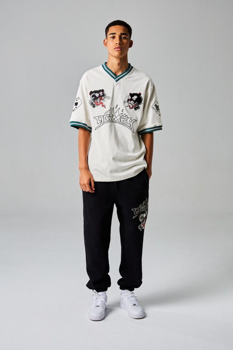 Camiseta Grimey Deeper V Neck Oversize Off White